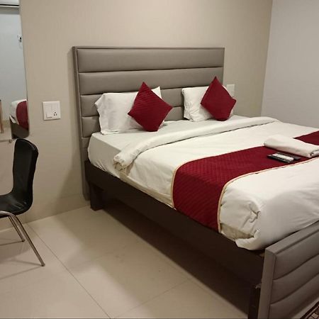 Hotel Amenda International New Delhi Exterior photo