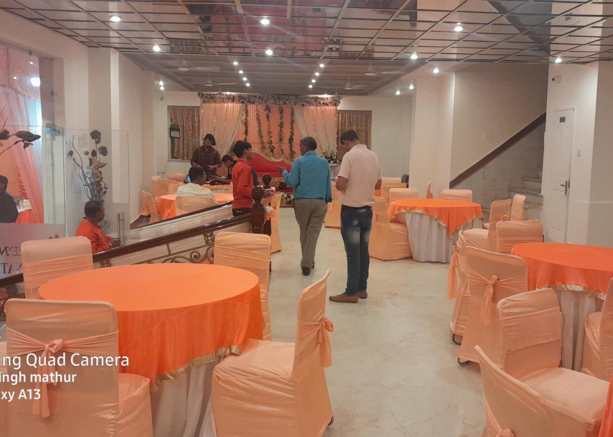 Hotel Amenda International New Delhi Exterior photo